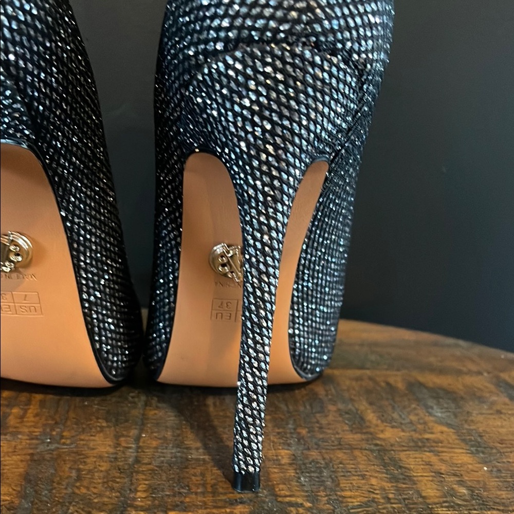 Elegant Black and Silver Women's Heels - Size 7 - Picture 5 of 12